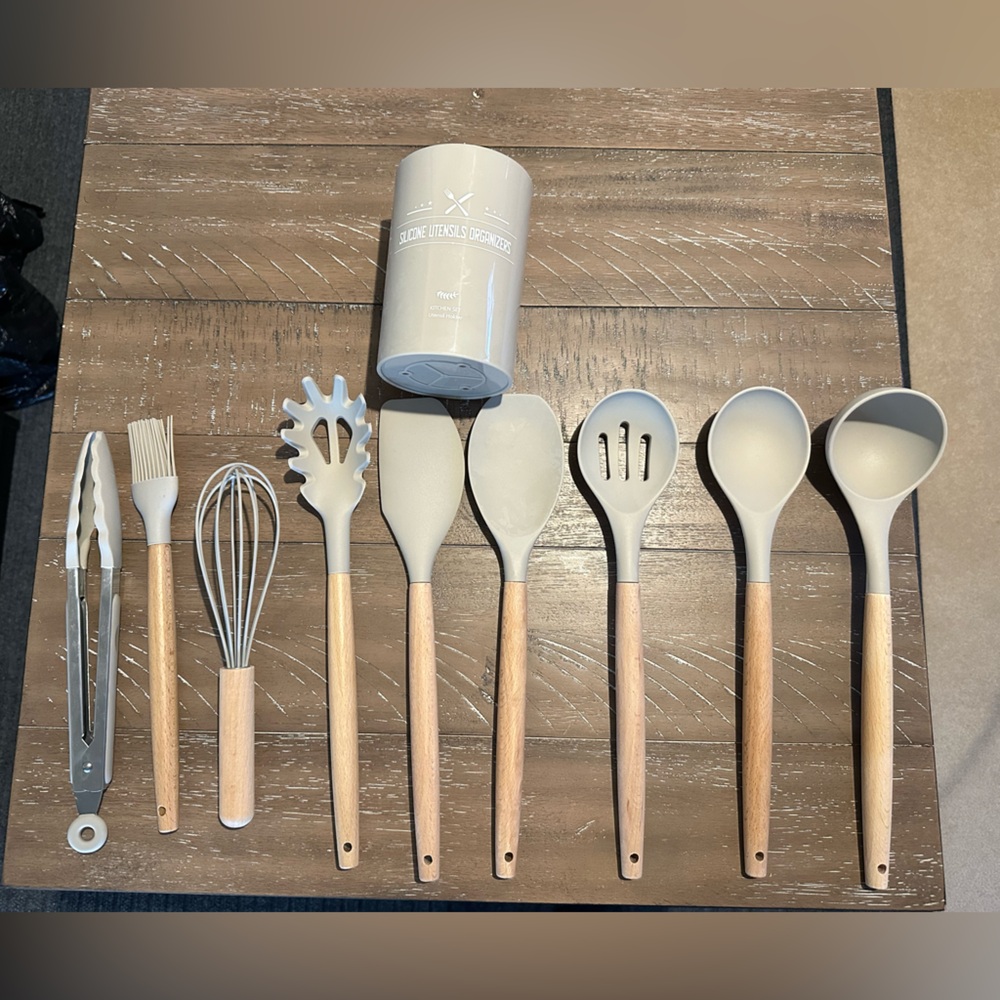 Kitchen Utensil Set- never used - Picture 2 of 5